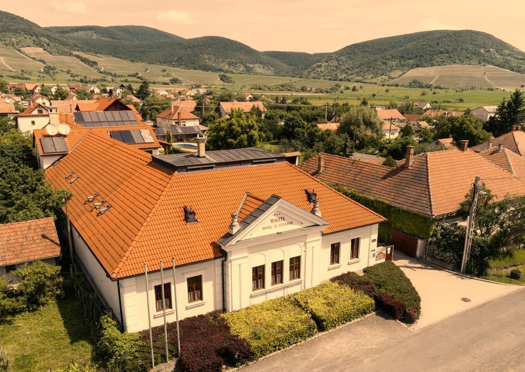 Magita Hotel Basko Dış mekan fotoğraf