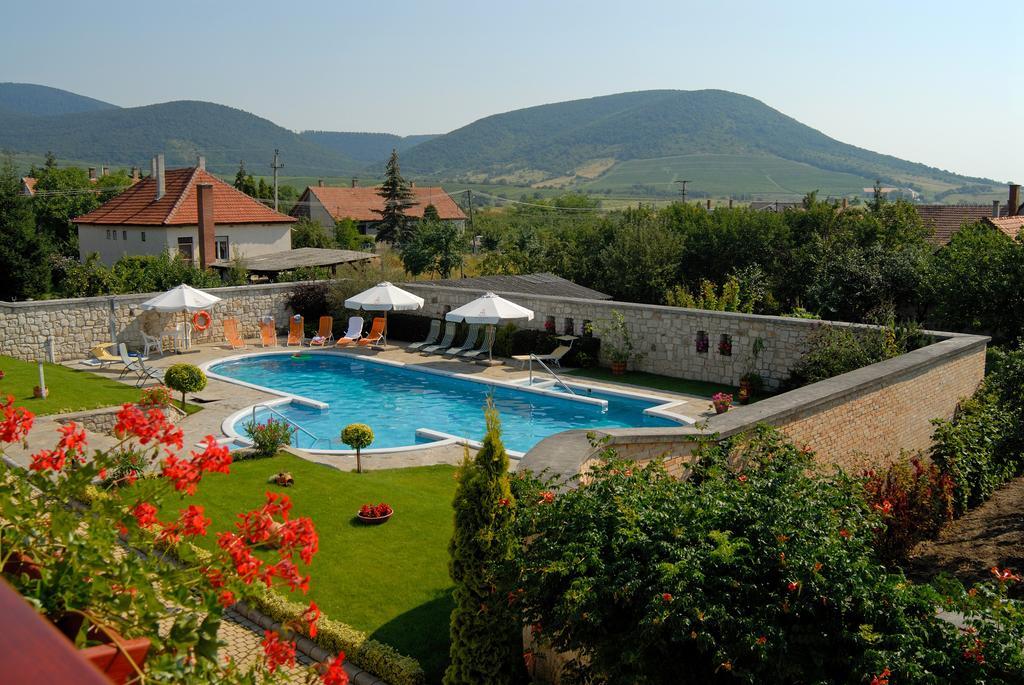 Magita Hotel Basko Dış mekan fotoğraf