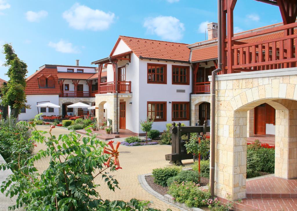 Magita Hotel Basko Dış mekan fotoğraf