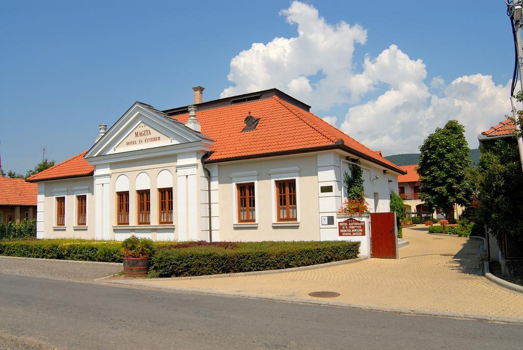 Magita Hotel Basko Dış mekan fotoğraf