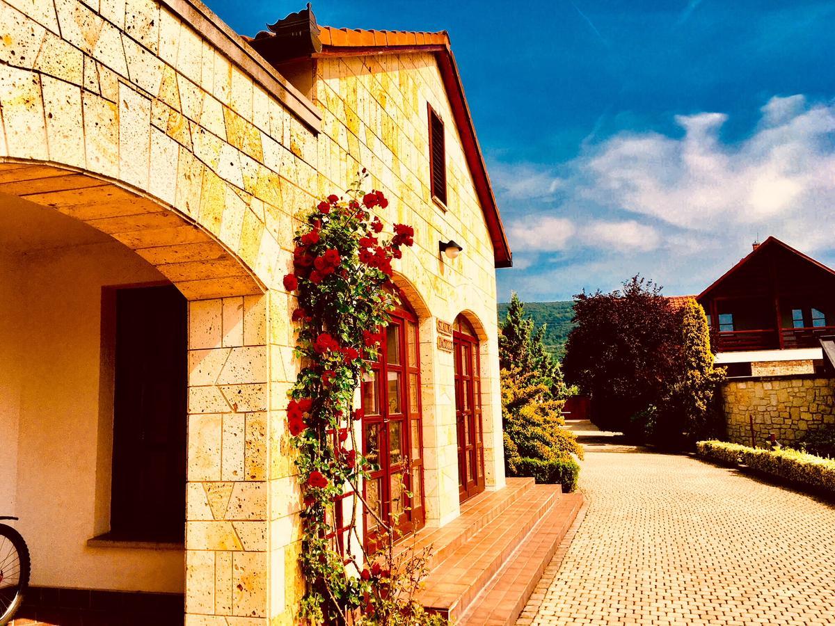Magita Hotel Basko Dış mekan fotoğraf