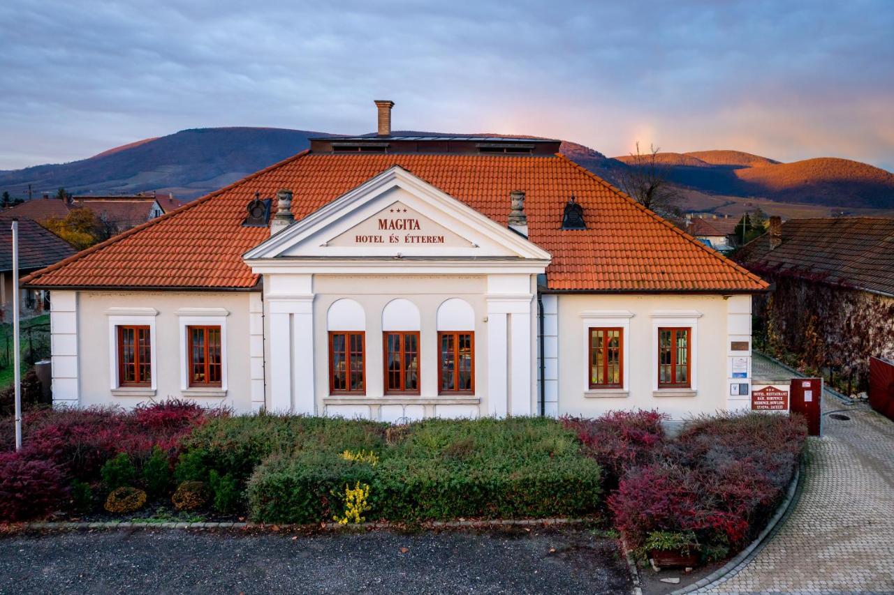Magita Hotel Basko Dış mekan fotoğraf